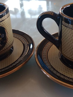 Cups for mono elliniko used with saucers without breaks
