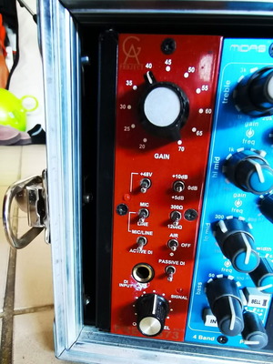 Rack unit with preamplifier and equalizer in excellent condition