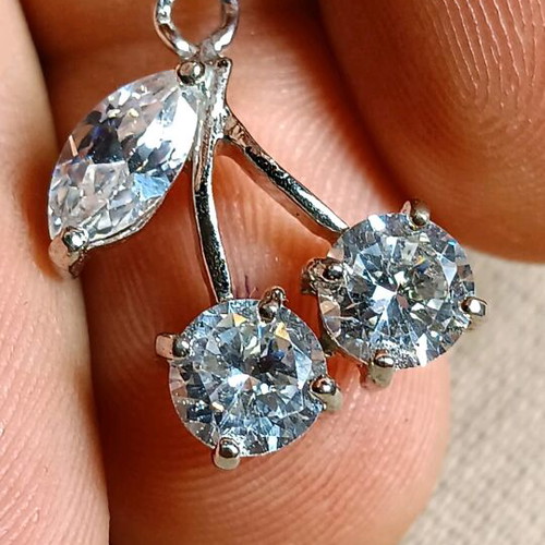 Necklace with stones like new