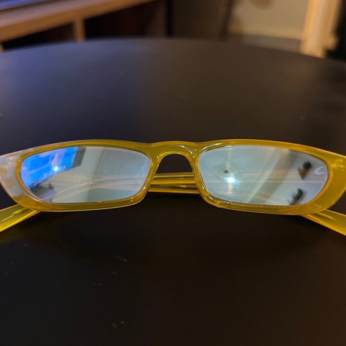 Kendall+Kylie sunglasses used, yellow with mirror lenses