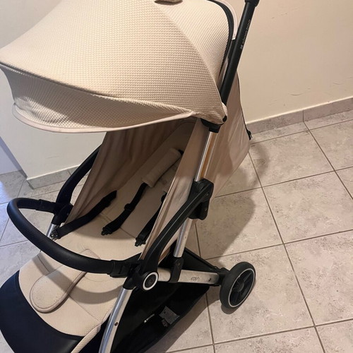 Eden Kikka Boo stroller like new with rain cover