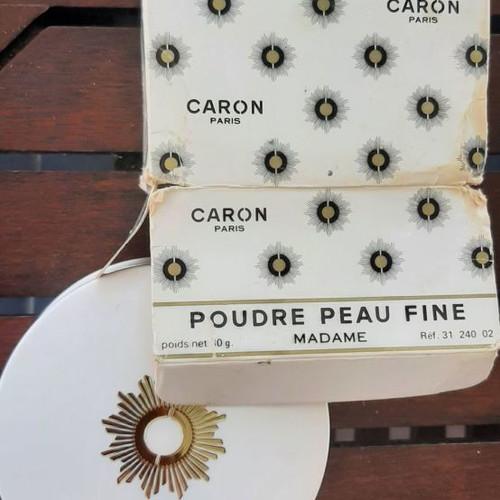 Poudre Peau Fine Caron Paris Madame new, collectible item
