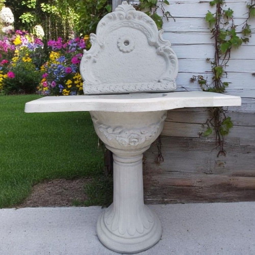 Astrea Garden Outdoor Concrete Wall Fountain new, unpainted