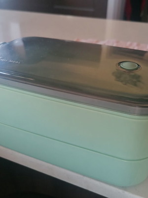 Lunch box two-tier, like new