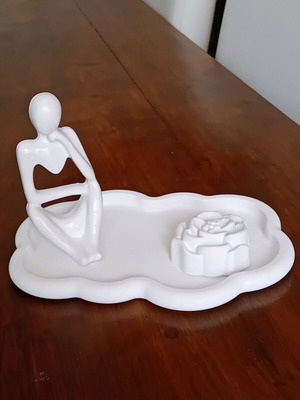 Porcelain powder decoration set like new