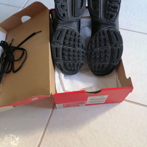 Nike V2K Run shoes, black, size 39