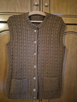Knit vest brown like new, vintage style