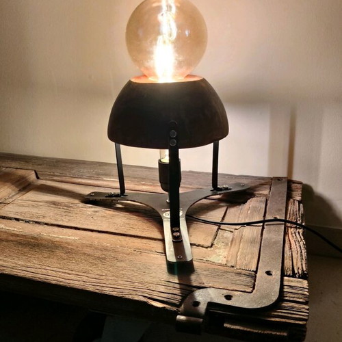 Table lamp new unique design with wooden shade