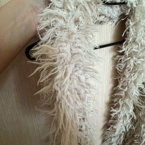 Sheep scarf like new, white with gray tie C-Throu