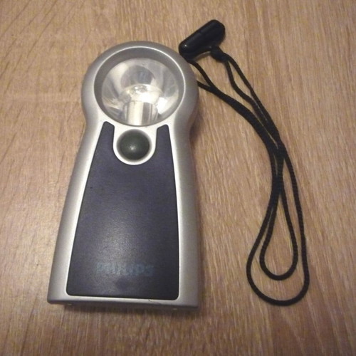 Philips hanging flashlight like new, incandescent bulb, battery powered