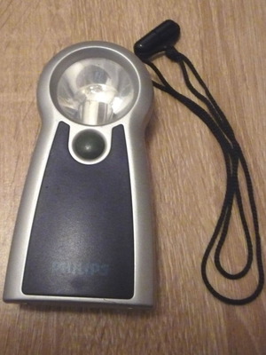 Philips hanging flashlight like new, incandescent bulb, battery powered