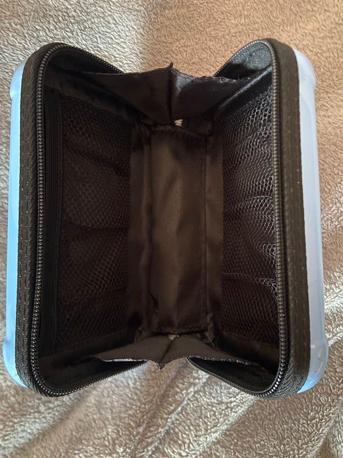 RIMOWA x Lufthansa toiletry bag used,… - € 45,00 - Vendora.cy