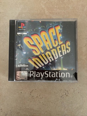 Space Invaders PlayStation 1 used, worn case, complete English version