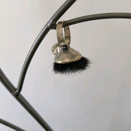 Extreme metal ring like new with unique design