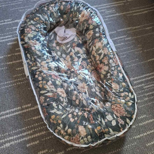 Baby Nest New Kadaro with Zippered Cover and Baby Hat
