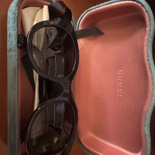 Gucci women's sunglasses like new, black