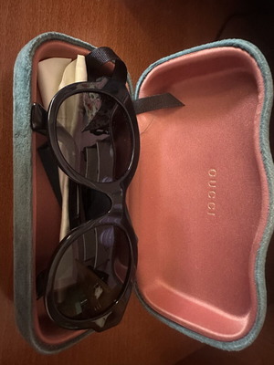 Gucci women's sunglasses like new, black