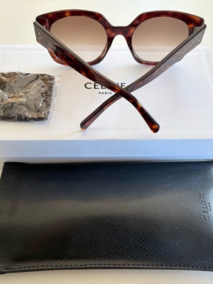 Celine sunglasses like new, brown with box and case