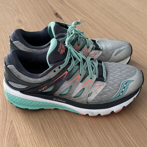 Saucony Zealot ISO 2 athletic shoes like new, size 39, multicolor