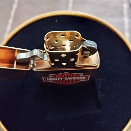 Zippo 1997 Harley-Davidson Bar & Shield lighter like new, high polish brass