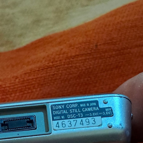 Sony Cyber-shot DSC-T3 digital camera like new, 5.1 Mp
