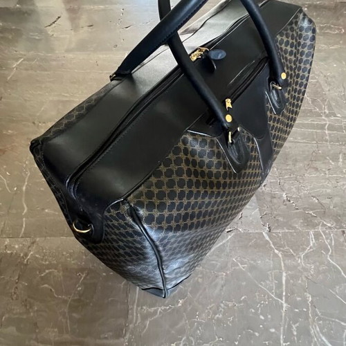 Belle large travel sack like new, black with ochre geometric pattern
