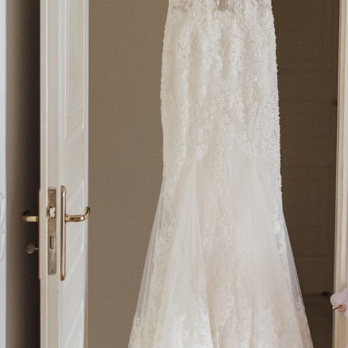 Justin Alexander Wedding Dress with Swarovski Crystals like new, size 8