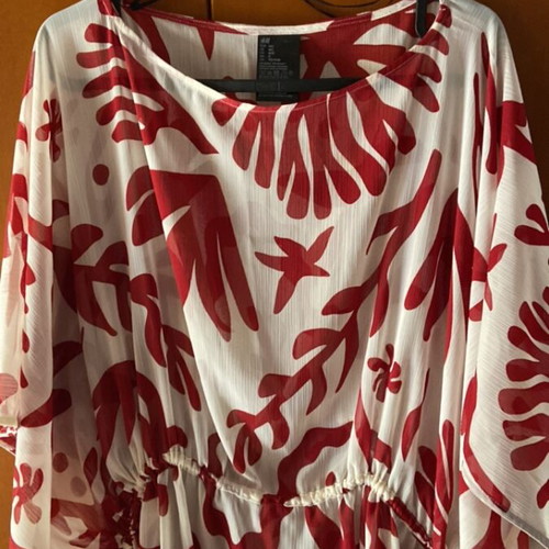 Women's kaftan H&M like new, sizes M L, white and red