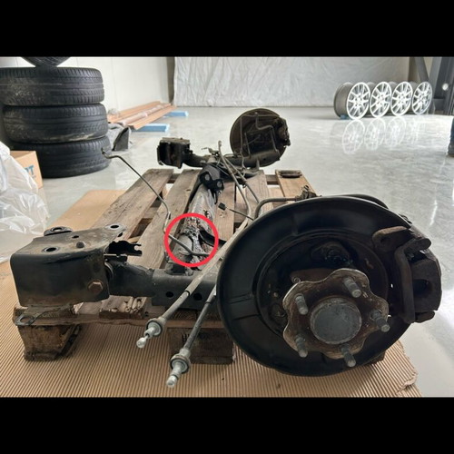 Nissan Pulsar C13 rear axle used with brake discs and calipers