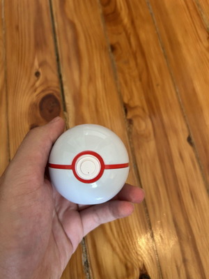 Pokémon Poké Ball συλλεκτικό σετ με 2 μικρά Pikachu σαν καινούργιο