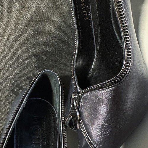 Alexander McQueen leather skull zipper pumps like new size 40