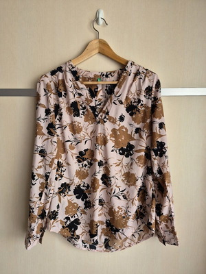 Μπλούζα United Colors of Benetton floral σαν καινούργια, μέγεθος S