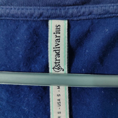 Stradivarius blouse used small blue with white dots