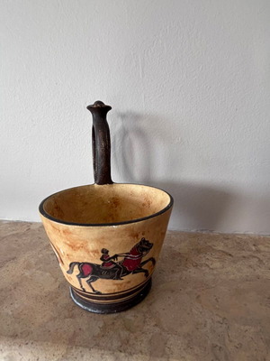 Small Corinthian vessel replica like new