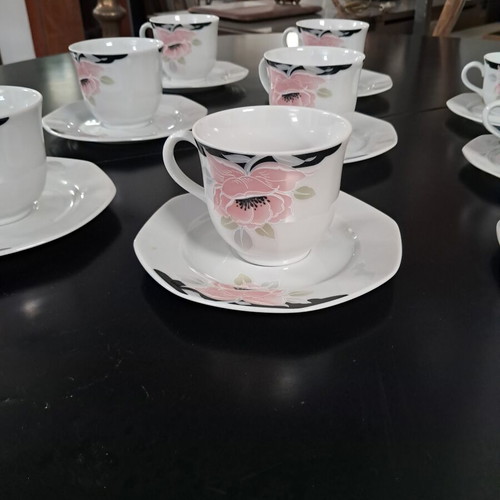 Coffee cup set like new, 12 pieces