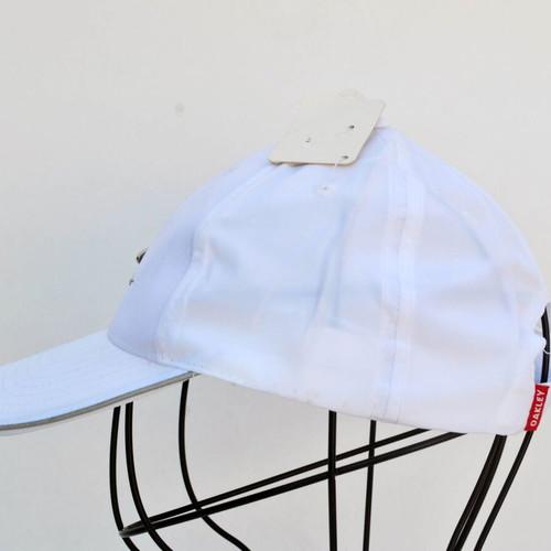 Oakley white unisex hat new with tags