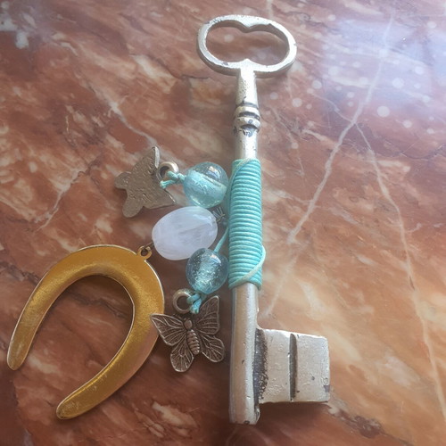 Lucky key charm with horseshoe