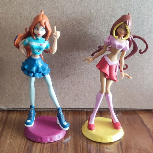 Winx figures used, set of 2