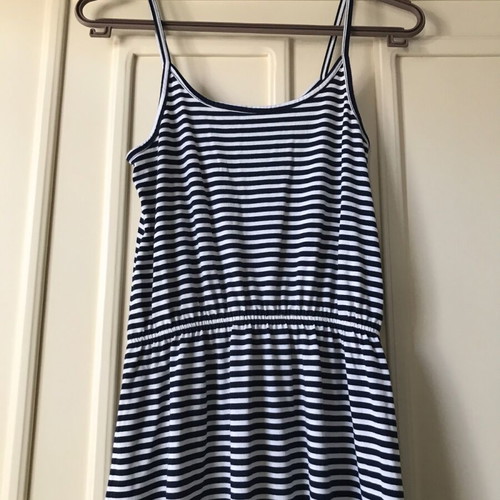 Dress with slit on leg like new, size S, black and white