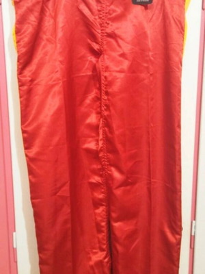 Kick Box Pants size M new with tag