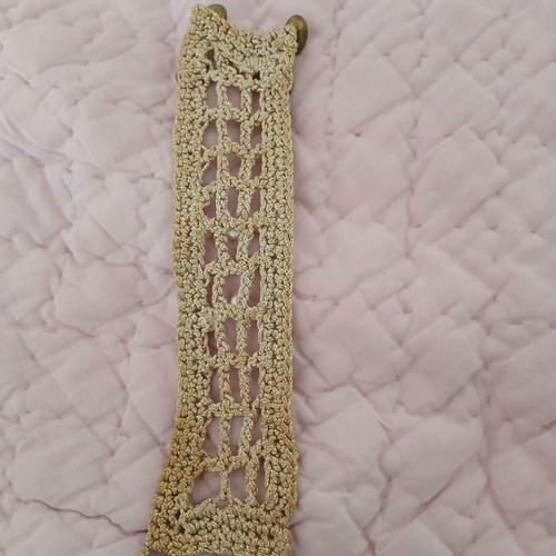 Macrame bracelet used with gold braid, adjustable