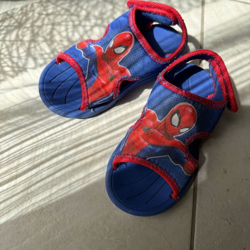 Marvel Spider-Man kids sandals size 25-26 like new