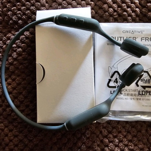 Creative Bluetooth headphones unused