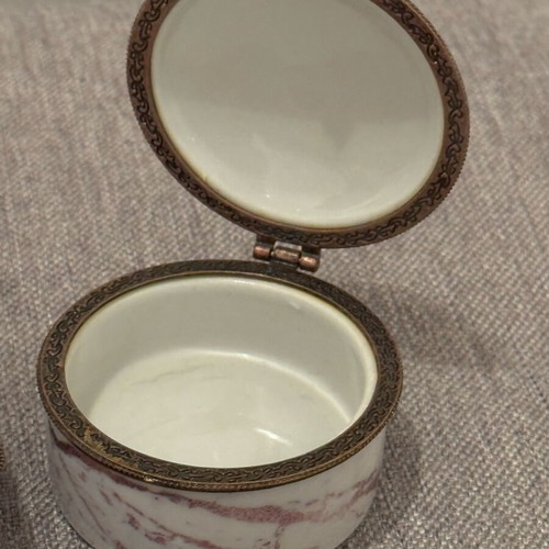 Jewelry boxes set of 2 unused with marble look and bronze closure