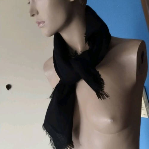 Unisex scarf like new, black