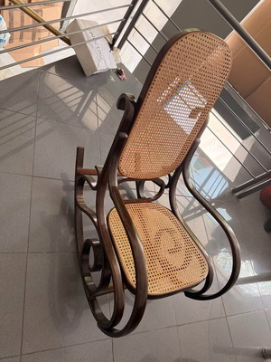 Rocking chair like new with Viennese cane, solid wood