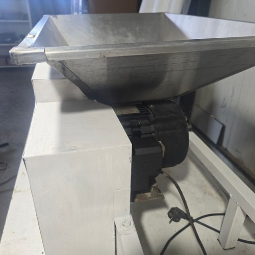 Grape Crusher like new, minimally used