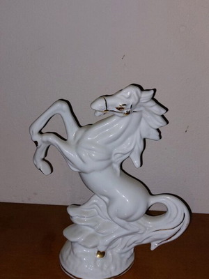 Decorative horse porcelain vintage like new