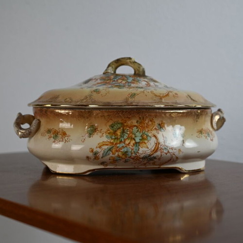 Porcelain soup tureen with lid vintage, floral, height 16 cm