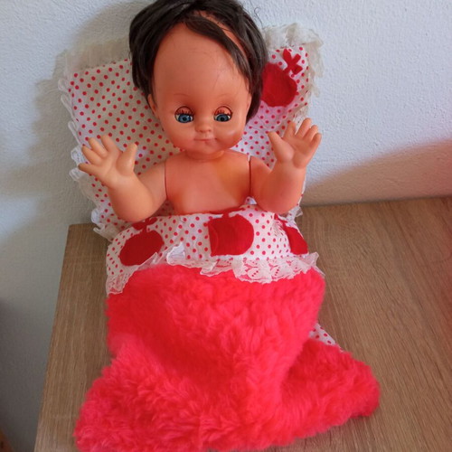 Vintage El Greco doll used with damaged hair, 34 cm